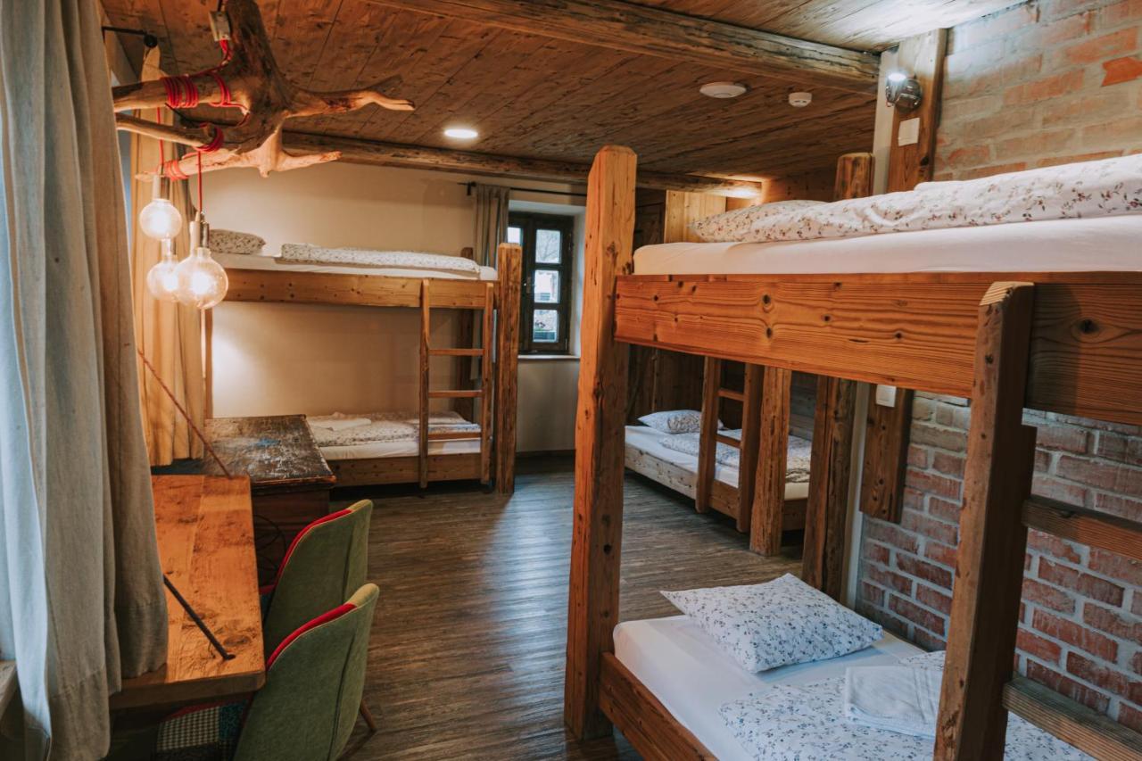 Lukna Hostel Mojstrana